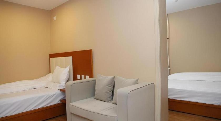 Beijing Yi Jia Hotel מראה חיצוני תמונה