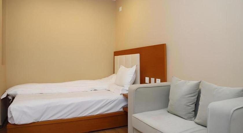 Beijing Yi Jia Hotel מראה חיצוני תמונה